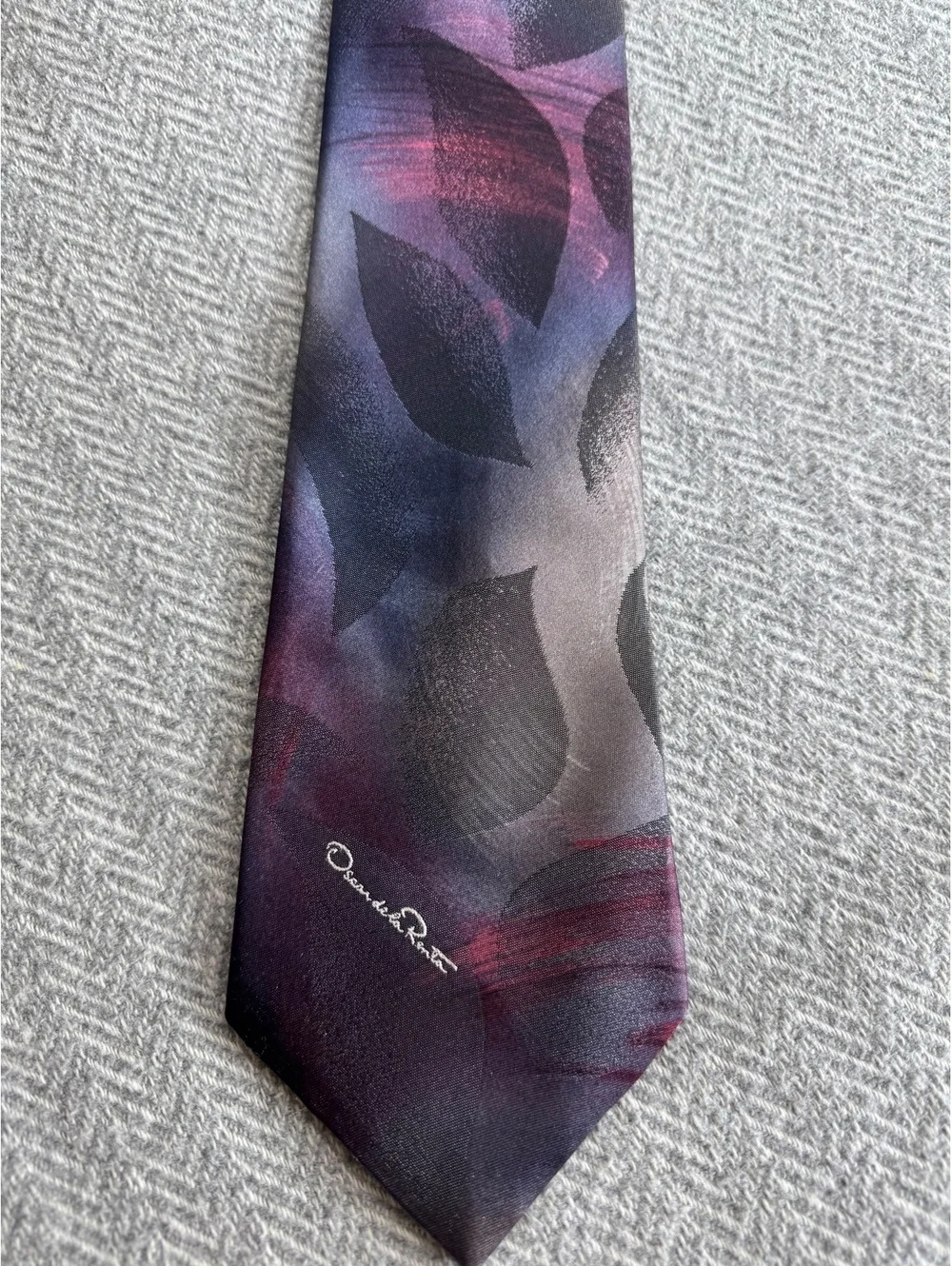 Oscar de la Renta Studio Silk Tie with Abstract Leaf Pattern